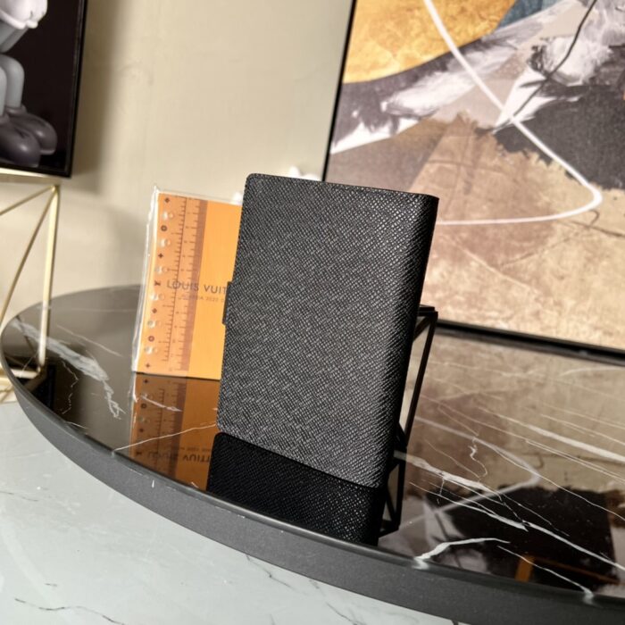 Louis Vuitton Medium Wallet 14Cm Black