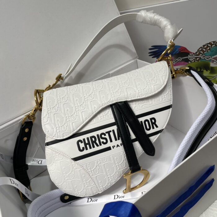 DIOR SADDLE WHITE OBLIQUE PERFORATED M0455CDDV 25CM
