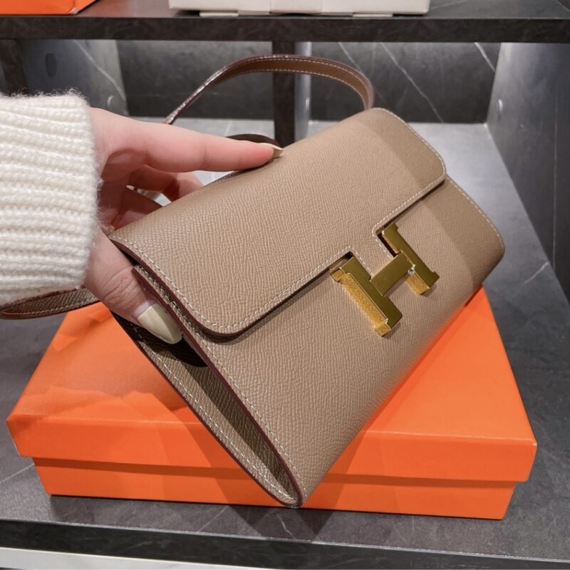 Alternative view of Hermès Constance To Go Epsom Etoupe 21Cm