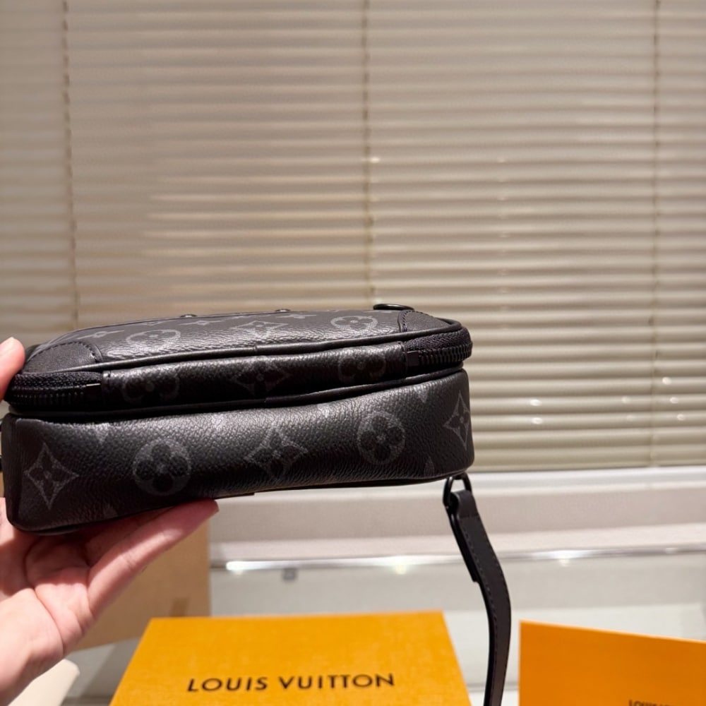 Louis Vuitton Alpha Wearable Wallet Monogram Eclipse Black 19Cm M82542 - Image 5
