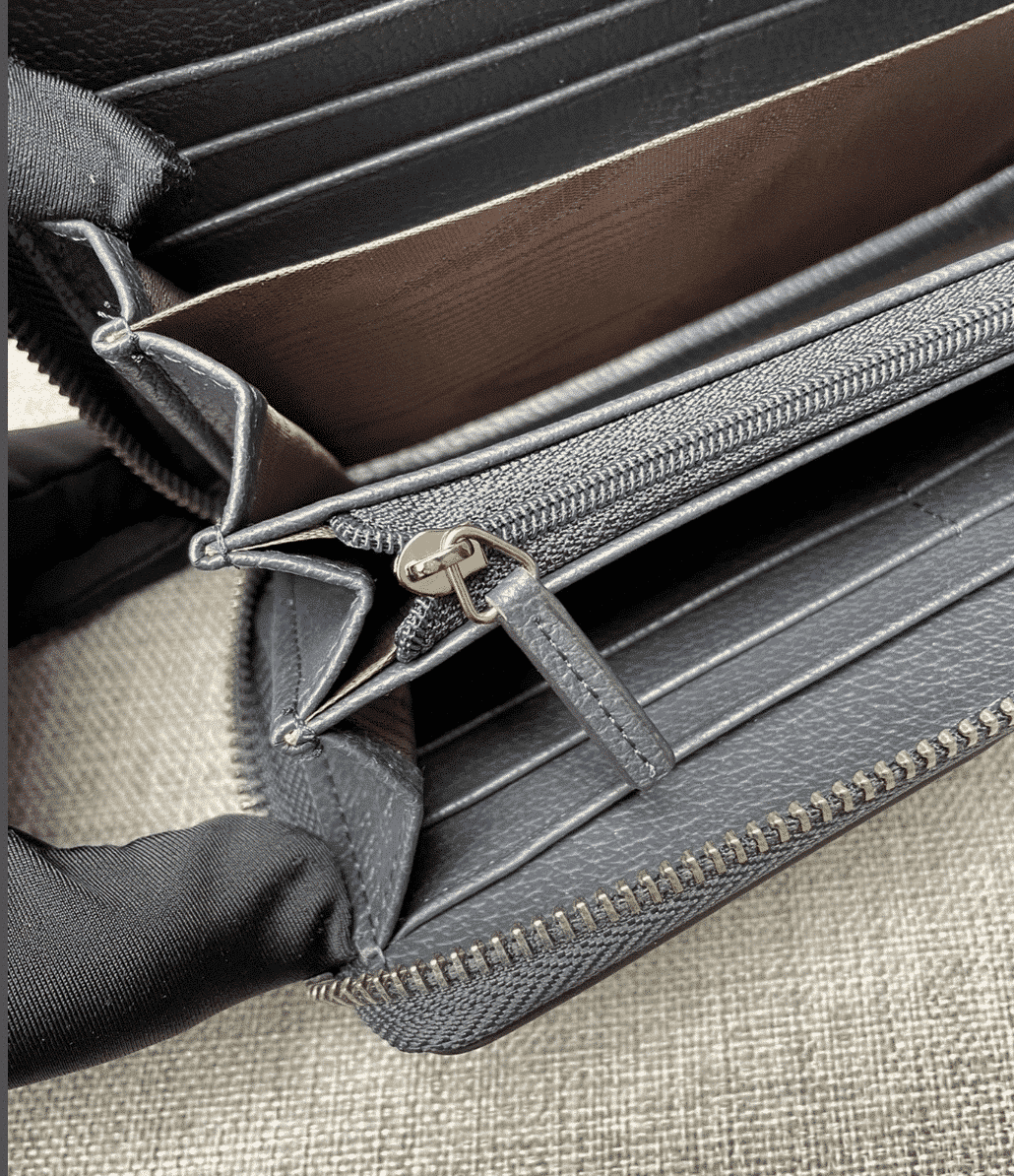Iconic Set: Gucci Tote Bag With Interlocking G And Ophidia Zip Around Wallet - Image 9