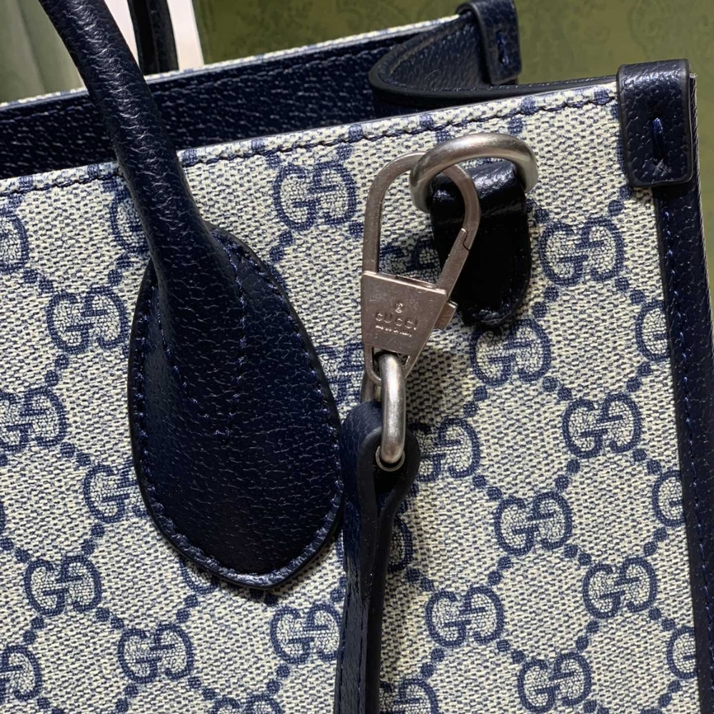 Iconic Set: Gucci Tote Bag With Interlocking G And Ophidia Zip Around Wallet - Image 4