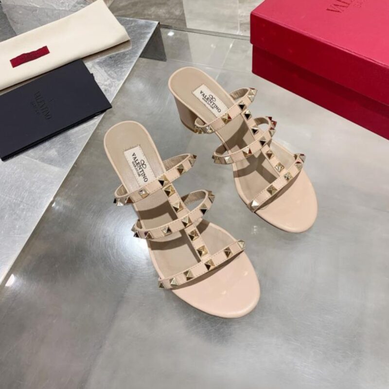 Alternative view of Valentino Garavani Rockstud Slide Sandal In Laminated Nappa Beige 7W2S0C47Vod P45