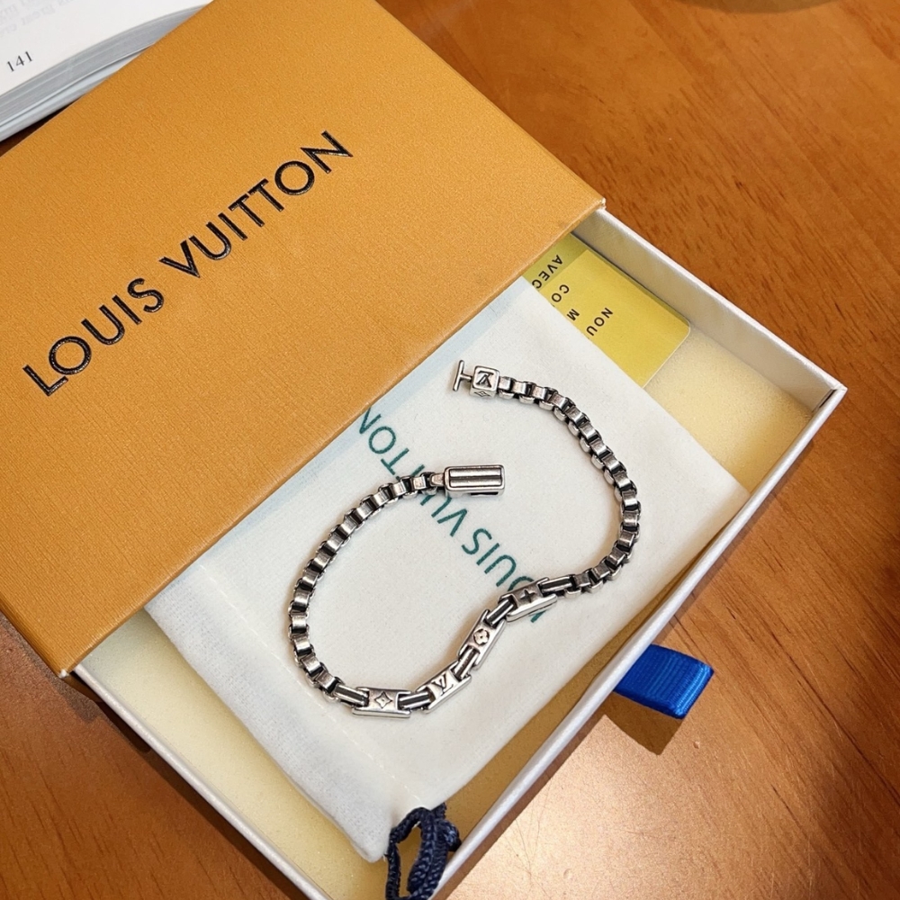 Louis Vuitton LV Tailor Bracelet Silver M1149L - Image 7