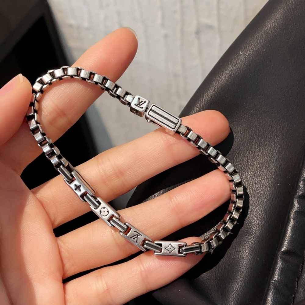 Louis Vuitton LV Tailor Bracelet Silver M1149L - Image 5