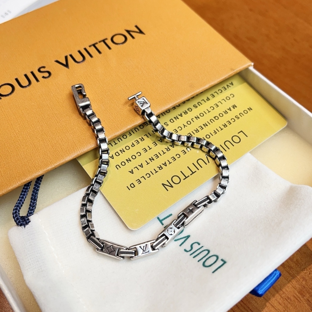 Louis Vuitton LV Tailor Bracelet Silver M1149L - Image 4