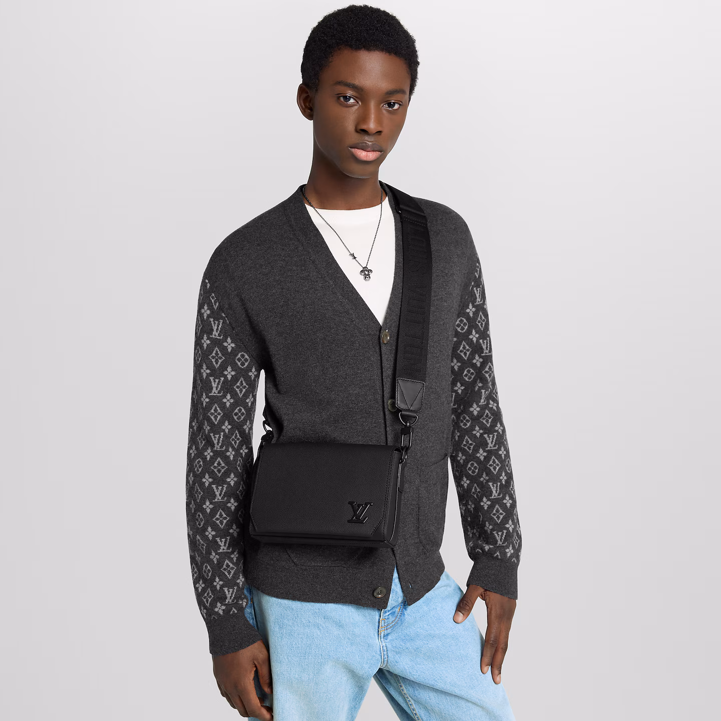 Louis Vuitton Takeoff Messenger PM Black 22Cm M24769 - Image 8