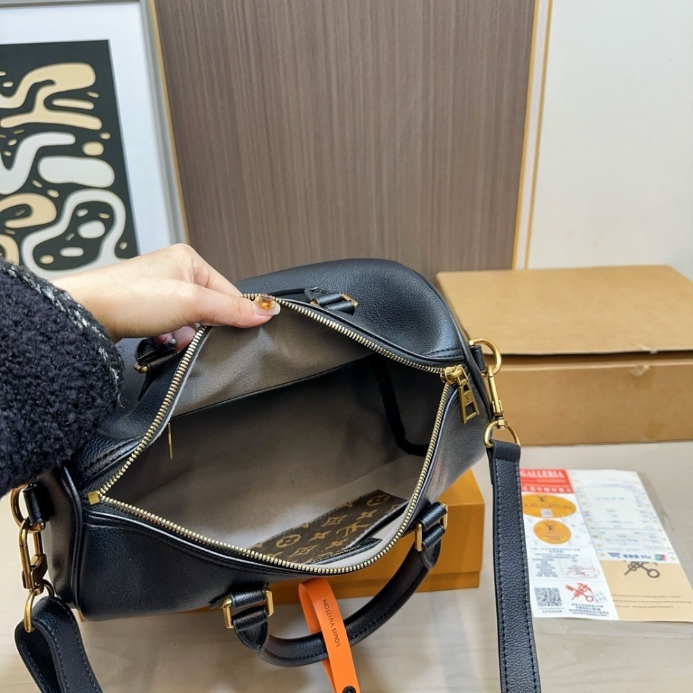 Louis Vuitton Speedy Soft 30 Black 30Cm M24891 - Image 6