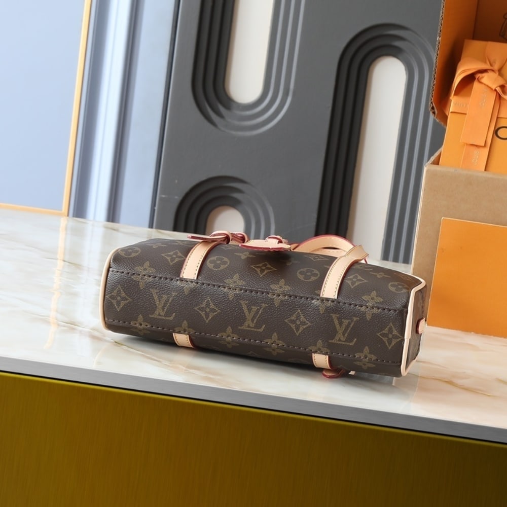Louis Vuitton Hang On Brown 26Cm M47031 - Image 5