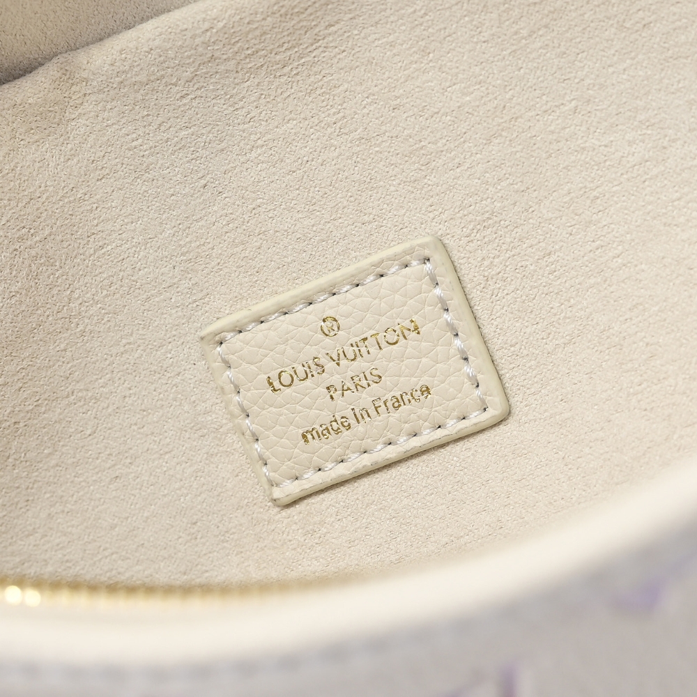 Louis Vuitton Carry All PM Dream Cream 29Cm - Image 10