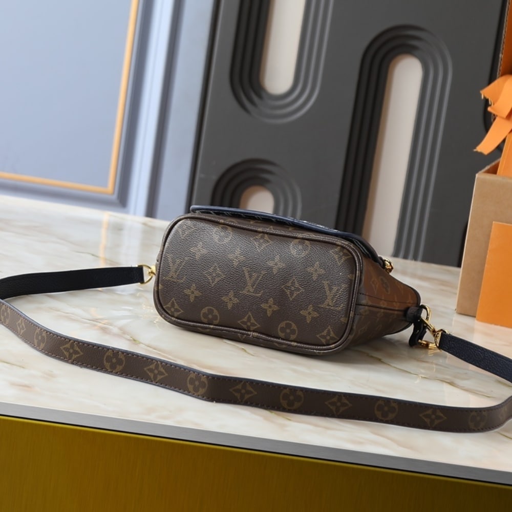 Louis Vuitton Neverfull Bandoulière Inside Out BB Monogram Dark Blue 26Cm - Image 5