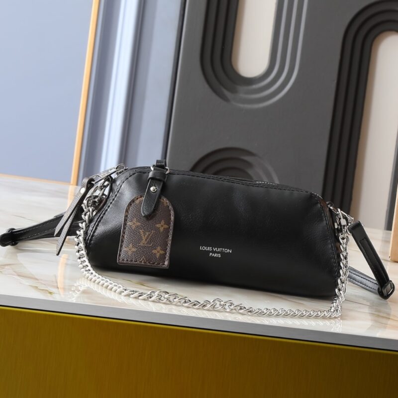 Alternative view of Louis Vuitton Pochette Vibe Black 25Cm M14544