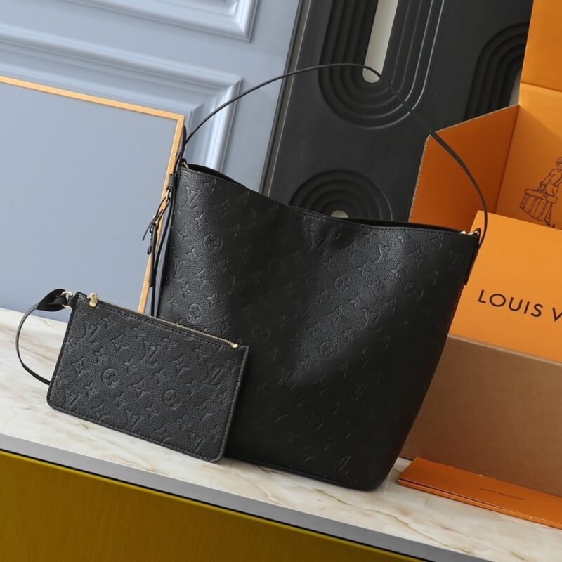 Alternative view of Louis Vuitton All In GM Black 30Cm M13044