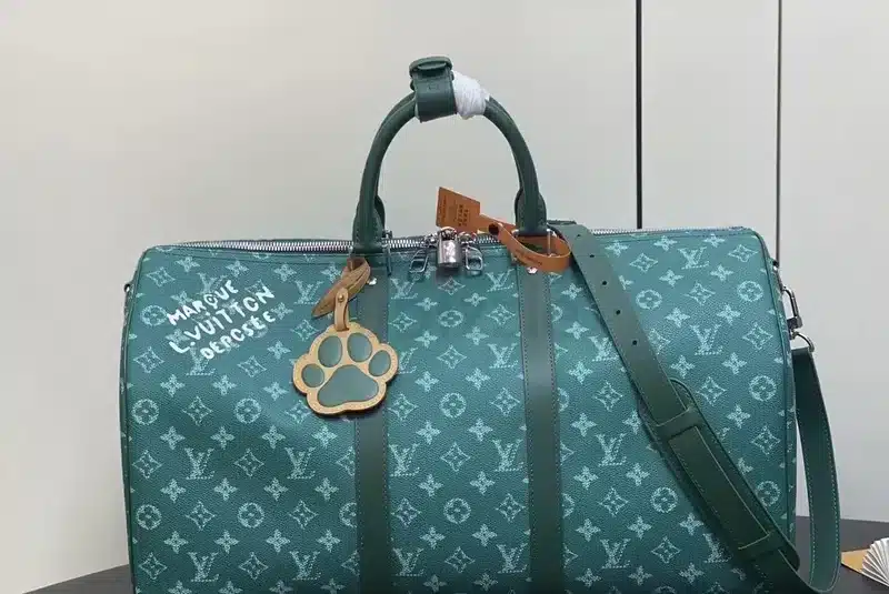 Alternative view of Louis Vuitton Keepall Bandoulière Green 45Cm M46593