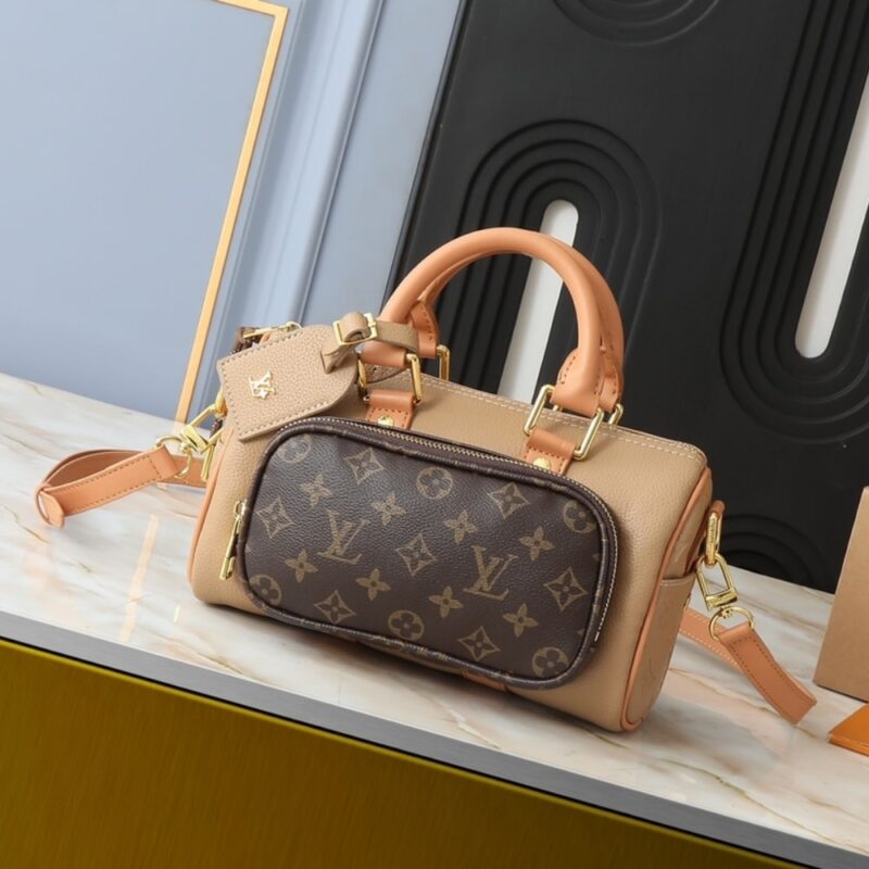 Alternative view of Louis Vuitton Keepall Bandoulière 25 Bag Beige 25Cm M12627
