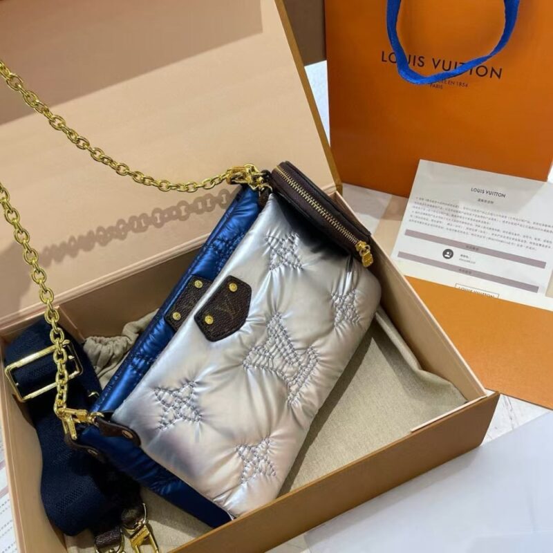 Alternative view of Louis Vuitton Maxi Multi Pochette Accessoires Navy And Silver 23Cm M21057