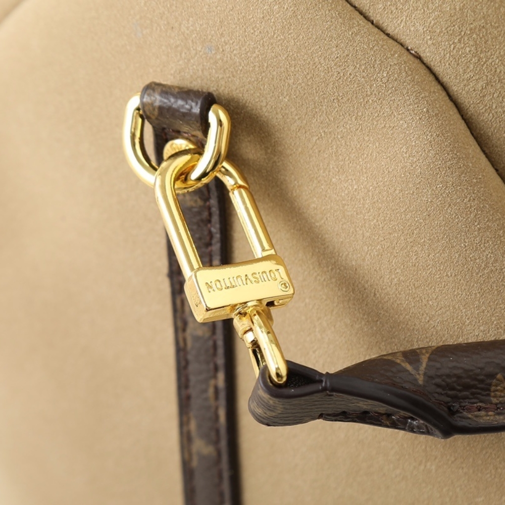 Louis Vuitton GM Express Travel Hazelnut 45Cm M26451 - Image 8