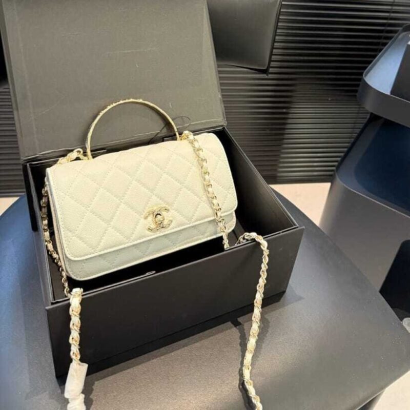 Alternative view of Chanel Clutch With Strap Shiny Crumpled With Imitation Pearls White 20Cm Ap3803 B15603 10601
