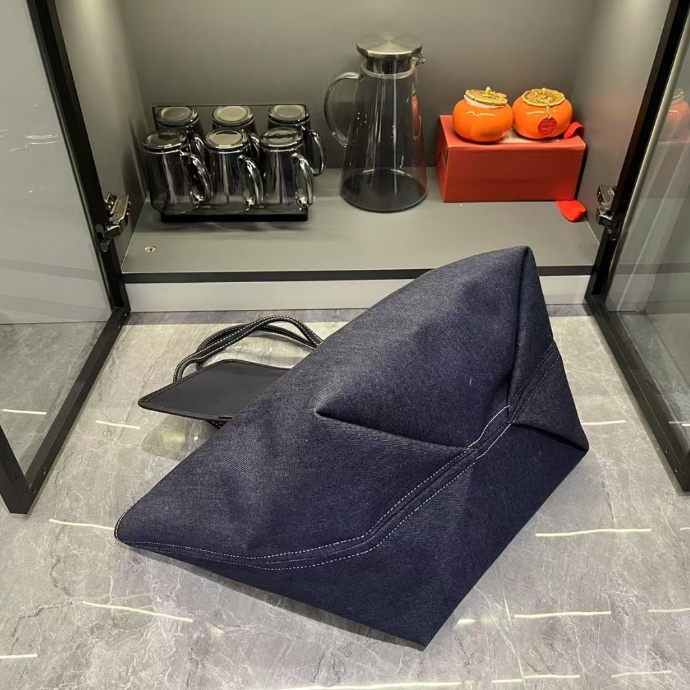 Gucci Totissima Medium Reversible Tote Denim Dark Blue 30Cm 820481 Fad3J 8441 - Image 5