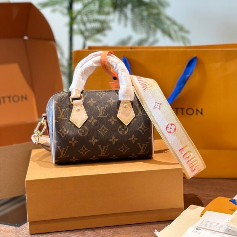 Alternative view of Louis Vuitton Speedy Bandoulière 20 Bag Pink 20Cm M46222