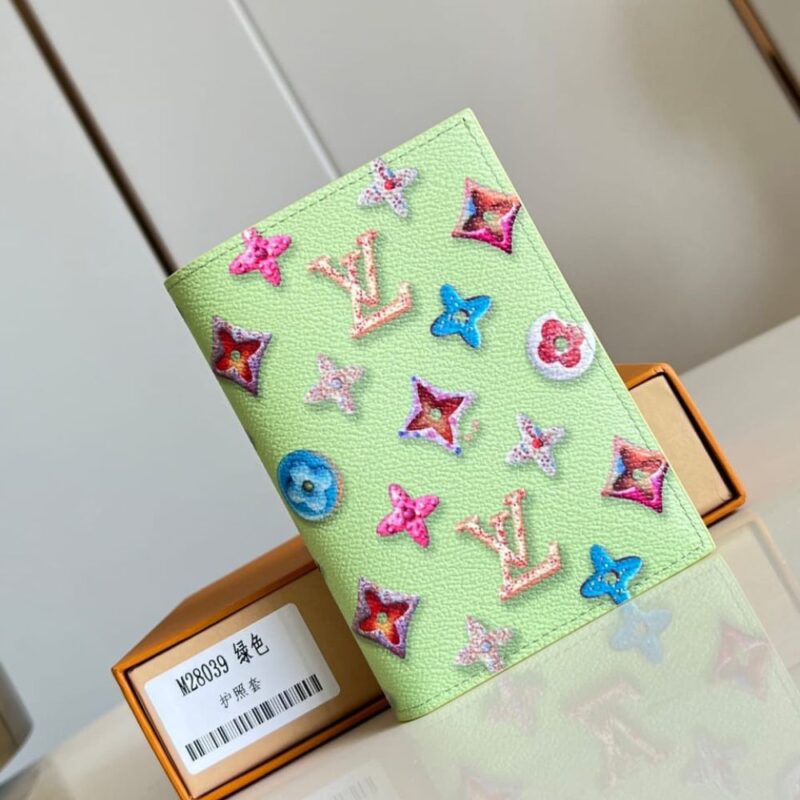 Alternative view of Louis Vuitton Passport Cover Monogram Donuts Green 14Cm M28039