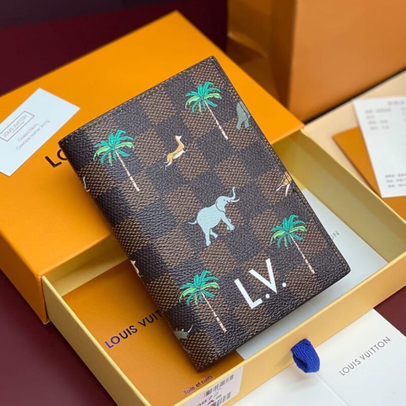 Alternative view of Louis Vuitton Passport Cover x The Darjeeling Limited Brown 14Cm N40872