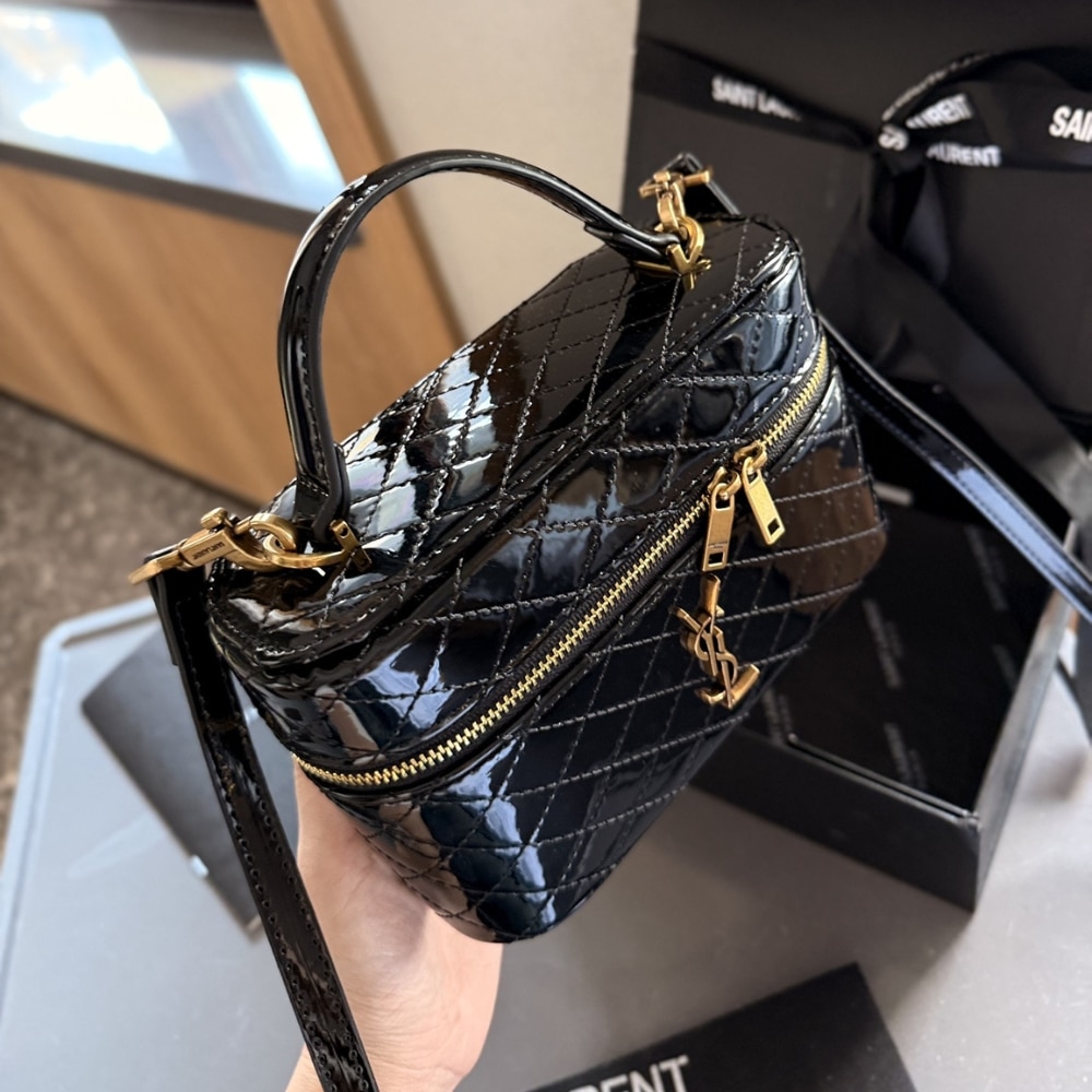 Saint Laurent Gany Vanity Bag In Patent Leather Black 19Cm - Image 9