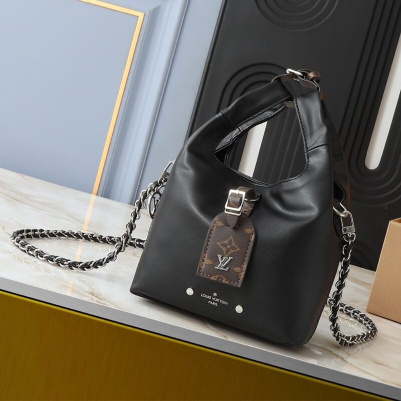 Alternative view of Louis Vuitton Atlantis MM Black 17Cm