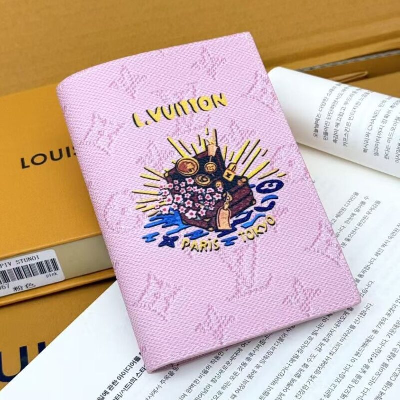 Alternative view of Louis Vuitton Passport Cover Pink 14Cm M25968