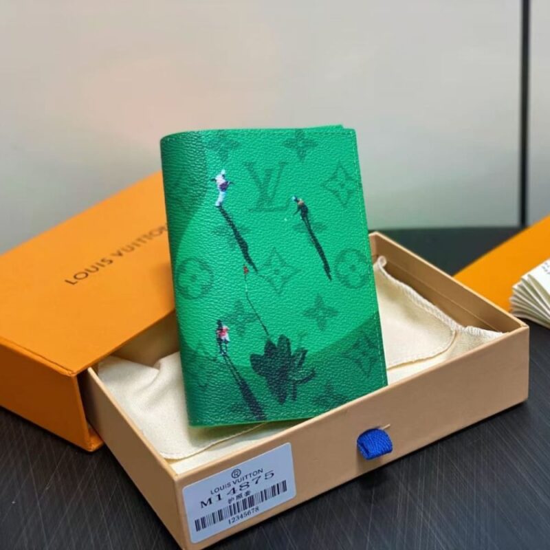 Alternative view of Louis Vuitton Passport Cover Golf Green 14Cm M14875