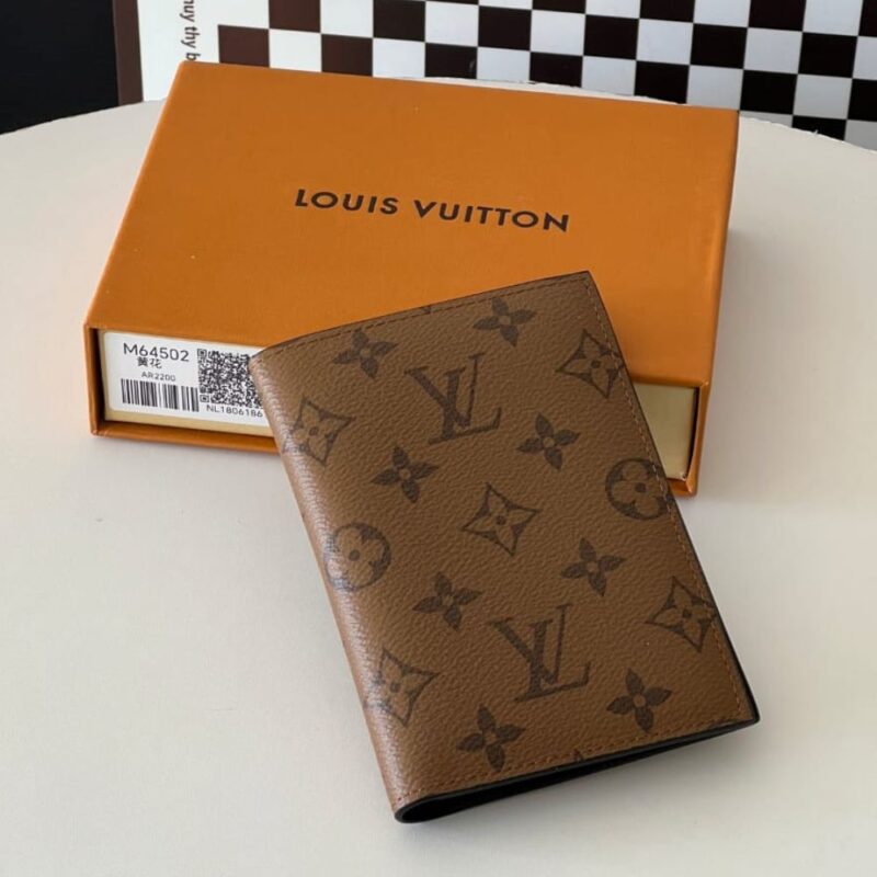 Alternative view of Louis Vuitton Passport Cover Monogram Reverse 14Cm M26571