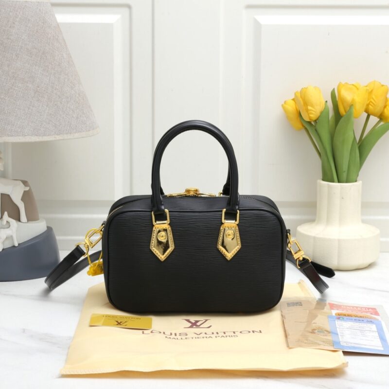Alternative view of Louis Vuitton Voltaire Black 26Cm M12009
