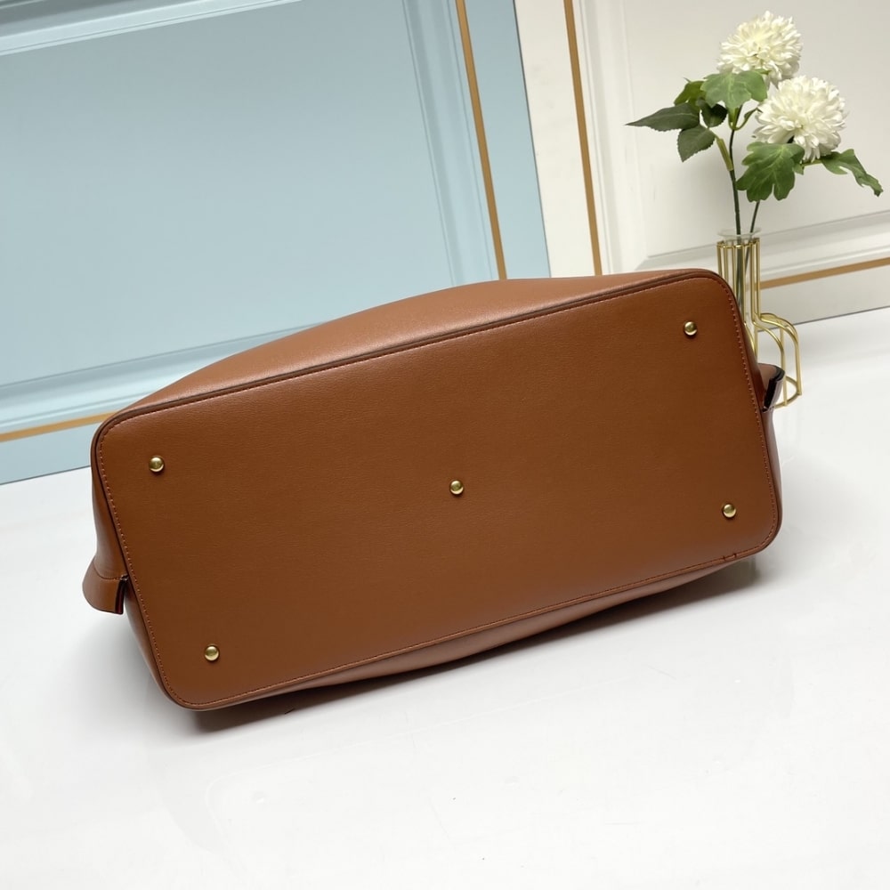 Valentino Garavani Medium Vlogo Escape Shopper Tote Brown 41Cm - Image 5