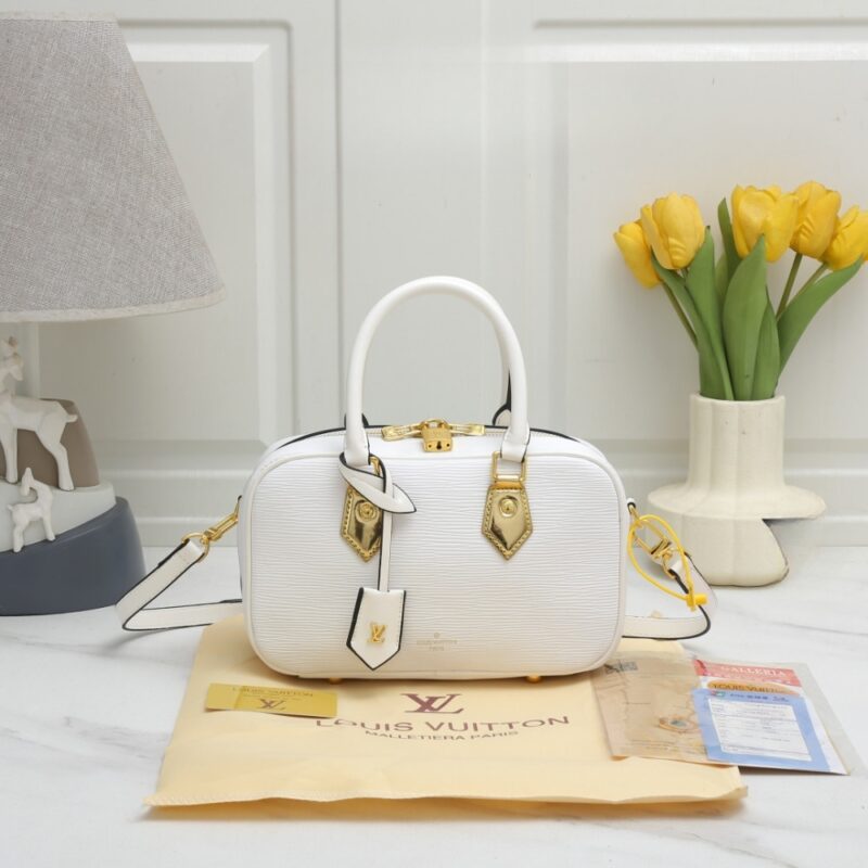 Alternative view of Louis Vuitton Voltaire White 26Cm