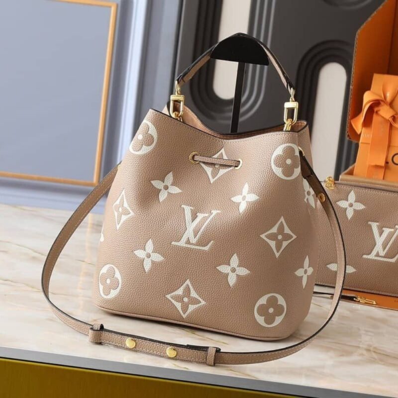 Alternative view of Louis Vuitton Néonoé MM Bag Arizona 25Cm M45808
