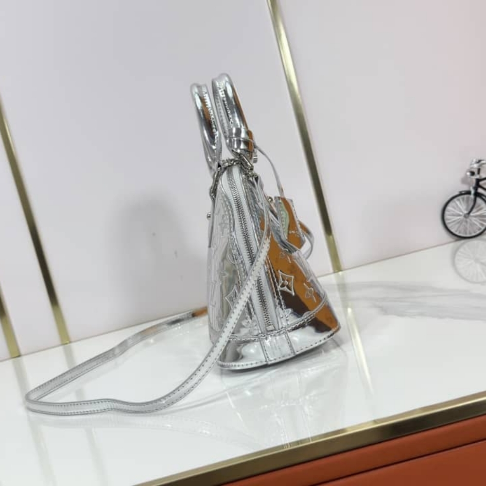 Louis Vuitton Alma BB Silver 23Cm - Image 4