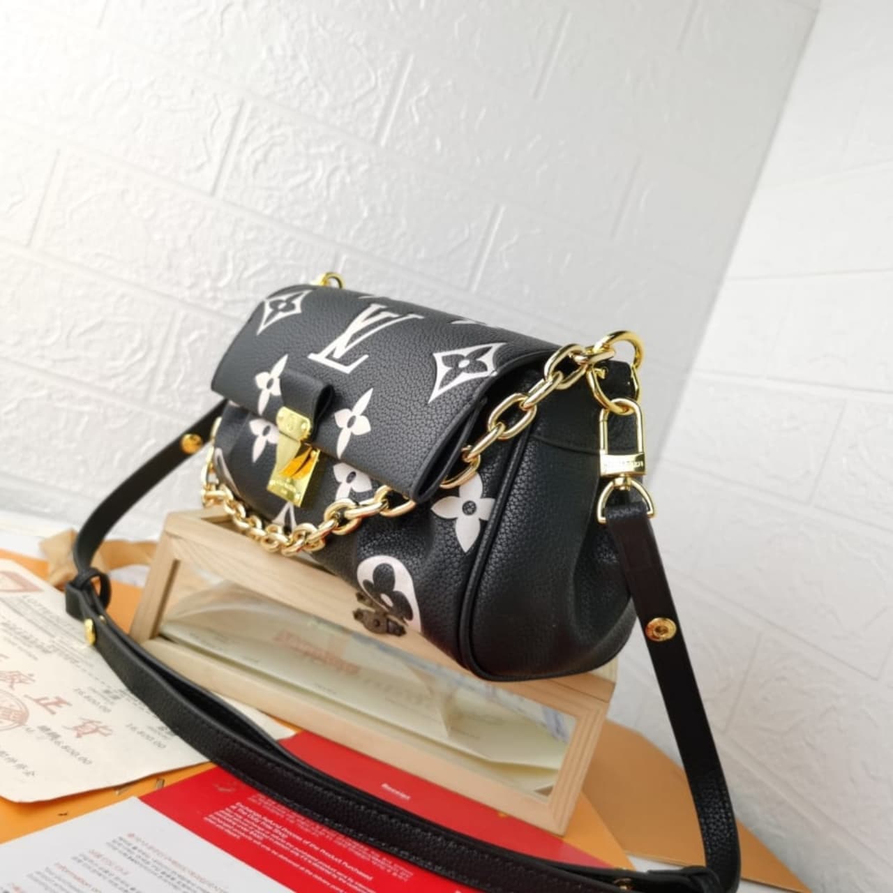 Louis Vuitton Favorite Bag Bicolour Monogram Empreinte Black 24Cm M45859 - Image 3