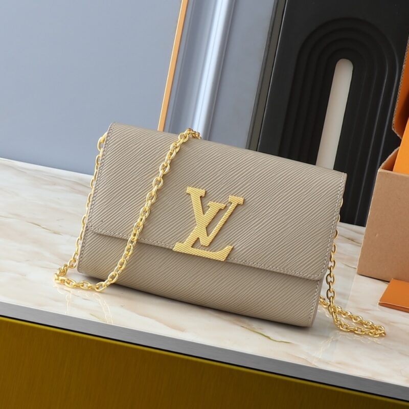 Alternative view of Louis Vuitton Pochette Louise Bag Champagne 22Cm M12789