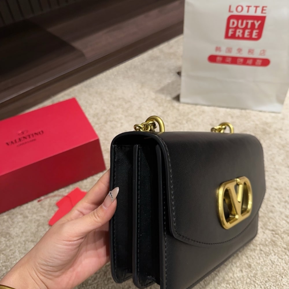 Valentino Garavani Vain Small Shoulder Bag In Shiny Black 19cm 6W2B0R17GCB 0NO - Image 3