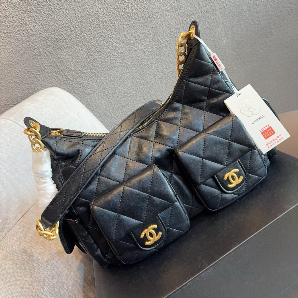Chanel Maxi Hobo Bag Gold Tone Metal Black 25Cm - Image 3