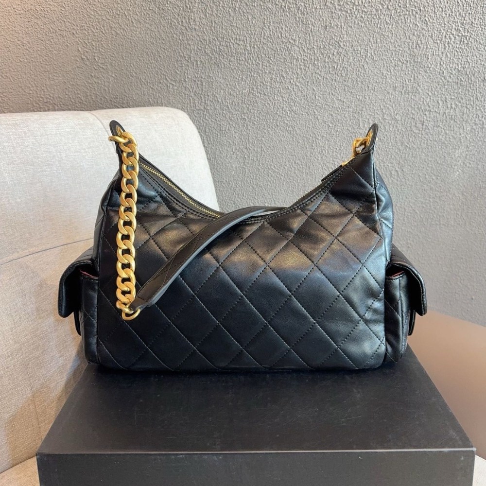 Chanel Maxi Hobo Bag Gold Tone Metal Black 25Cm - Image 6