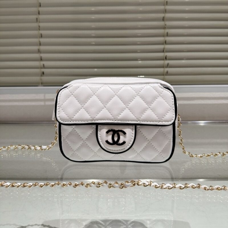 Alternative view of Chanel Clutch With Chain White And Black 18Cm Ap4512 B19460 Nafjq
