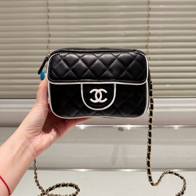 Alternative view of Chanel Clutch With Chain Black And White 18Cm Ap4512 B19460 Nafjo