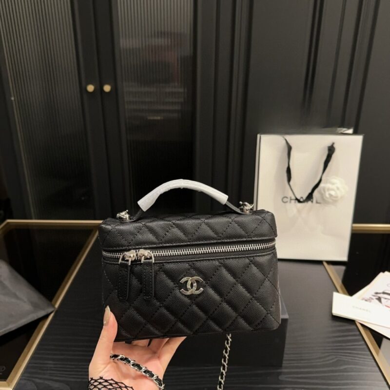 Alternative view of Chanel Classic Vanity With Chain In Grained Shiny Black 19Cm
