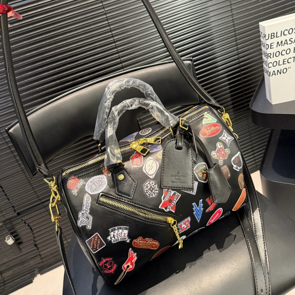 Louis Vuitton Speedy Soft 30 Pillow Bag Black 30Cm M26079 - Image 4