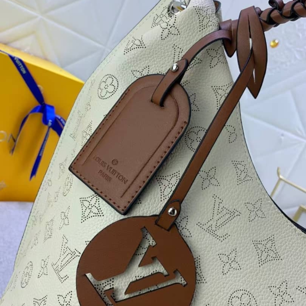 Louis Vuitton Carmel Hobo Mahina Leather White And Brown 40Cm - Image 7