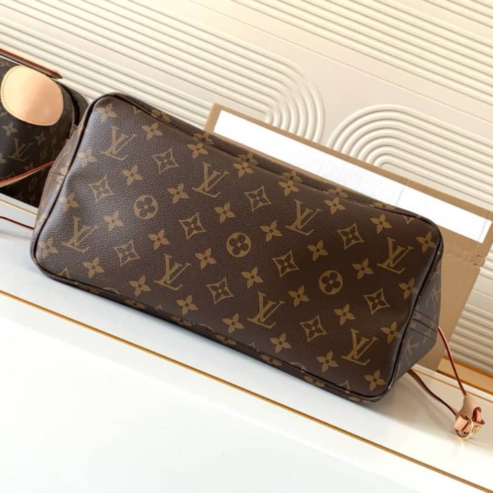 Louis Vuitton Neverfull Bandoulière Inside Out MM Monogram Rouge Sari 32Cm M12096 - Image 6