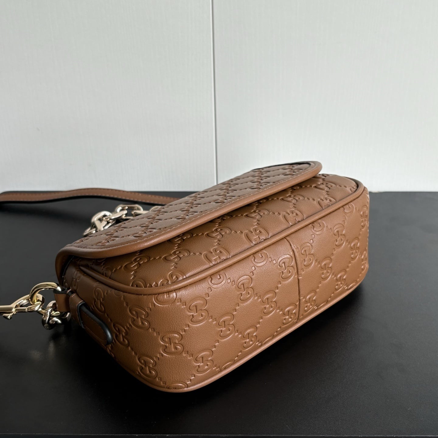 Gucci Gg Emblem Small Shoulder Bag Brown 20Cm - Image 6