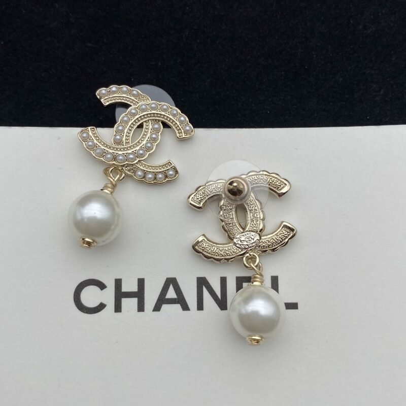 Alternative view of Chanel Cc Pearl Gold Earrings