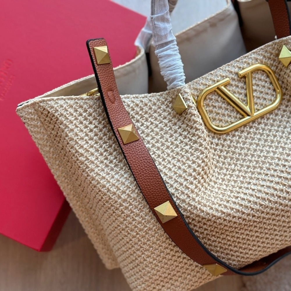 Valentino Garavani Medium Straw Summer Tote Beige 35Cm 7W2B0K39YCE D84 - Image 3